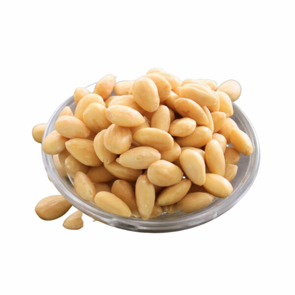 Peeled almond nuts in a bowl.
